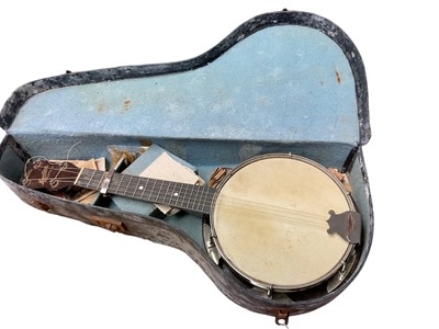 Lot 2200 - Maxitone Equity 7 banjo in case, together with a box of singles
