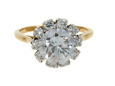 Lot 555 - Diamond ring on gold band