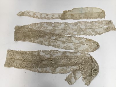 Lot 2055 - Late 18th / Early 19th century Argenton Point / Alencon lace pieces originally belonging to Lady Elizabeth Murray (1760 - 1825) then Lady Mansfield..