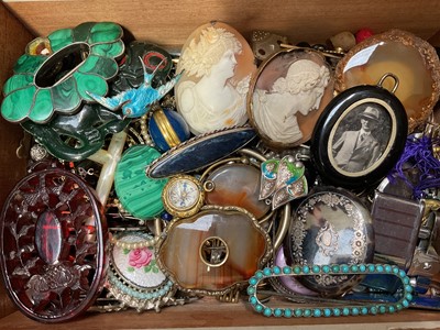 Lot 129 - Victorian and later cameo brooches, agate brooches, gold plated pocket watch, pair of plated grape scissors, other antique and vintage jewellery and bijouterie