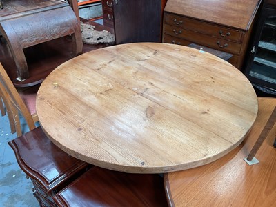 Lot 1236 - Circular pine dining table