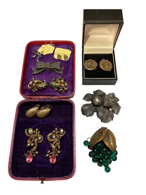 Lot 141 - Vintage American Coro brooch/clip in the form of grapes, French leaf brooch with simulated pearls signed A.F, together with a group of vintage earrings