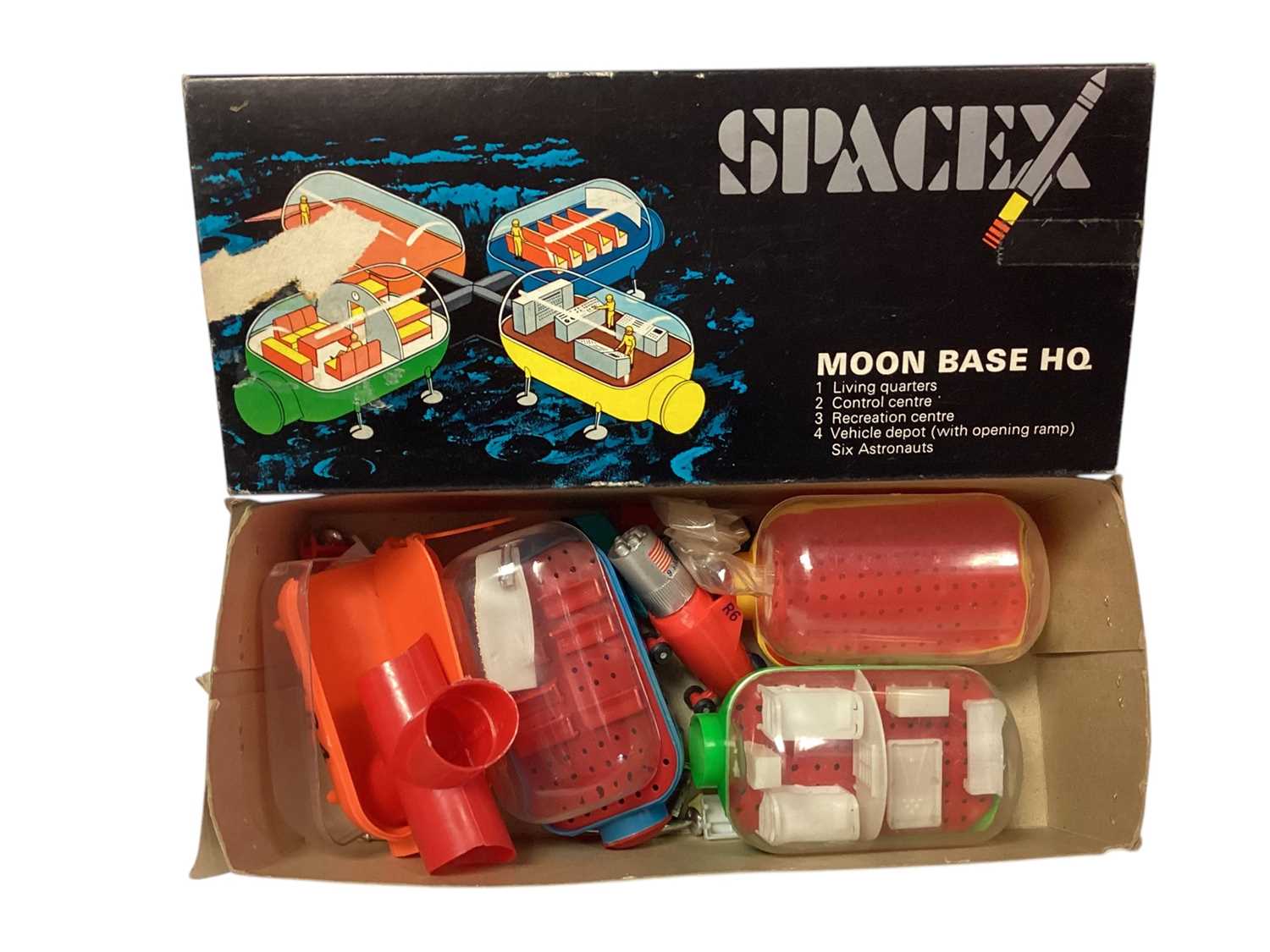 Lot 1808 - Triang vintage Space X plastic model Moon Base HQ No.1174/18 & Mobile Launching Pad No.1174/16, boxed (2)