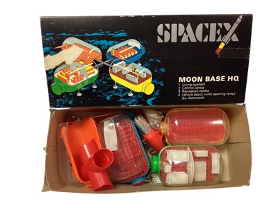 Lot 1808 - Triang vintage Space X plastic model Moon Base HQ No.1174/18 & Mobile Launching Pad No.1174/16, boxed (2)