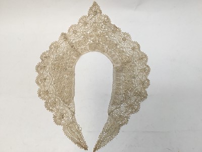 Lot 2114 - Box of antique lace