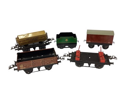 Lot 1860 - Lionel Lines O Gauge locomotive & Tender, with tin plate coaches & rolling stock, plus track, Platforms and scenery and OO Gauge track