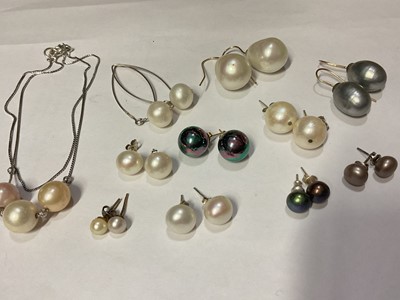 Lot 51 - Group of cultured pearl necklaces, various colours, one broken necklace with 9ct gold clasp, cultured pearl earrings etc