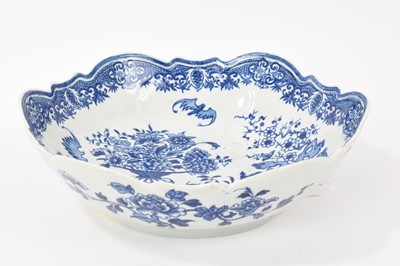 Lot 145 - Large 18th century first period Worcester blue and white bat pattern Junket bowl