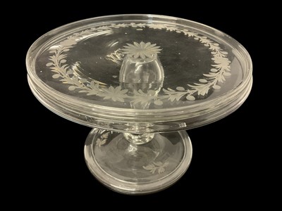 Lot 148 - George III glass tazza with engraved top with folded foot