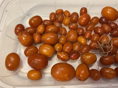 Lot 67 - Vintage amber beads, need re-stringing