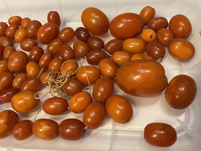 Lot 67 - Vintage amber beads, need re-stringing