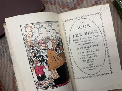 Lot 1691 - Various collectible books