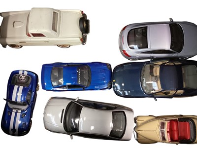 Lot 1887 - Burago & other makers 1:18 Scale diecast unboxed super cars, sports cars, vintage cars and others (5 boxes)