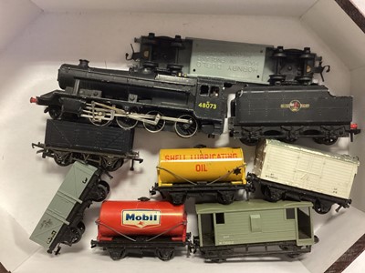 Lot 1886 - Hornby OO gauge 0-4-0 Diesel Dock Shunter, boxed R253, Hornby Dublo 2-8-0 BR Black Class 8F 2 rail locomotive and tender 48073 & rolling stock, scenery, track and controllers (qty)