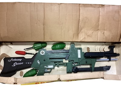 Lot 1885 - Deluxe Reading Topper Toys (c1964) Johnny Seven O.M.A. (One Man Army) plastic Seven Guns in One, with grenades, missiles & bullets, boxed 6025 (1)