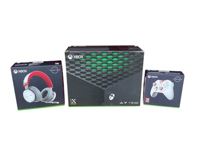 Lot 1986 - Boxed Xbox series X 1tb SSD together with Starfield controller and headset