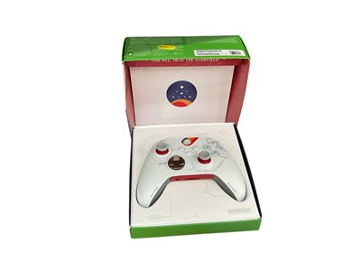 Lot 1986 - Boxed Xbox series X 1tb SSD together with Starfield controller and headset
