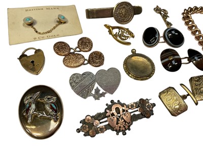 Lot 100 - Group of antique and later jewellery including Victorian silver brooches, gold plated cufflinks, two agate cufflinks, gold plated curb link chain, gilt metal glazed locket, tie clip etc