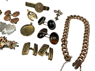 Lot 100 - Group of antique and later jewellery including Victorian silver brooches, gold plated cufflinks, two agate cufflinks, gold plated curb link chain, gilt metal glazed locket, tie clip etc