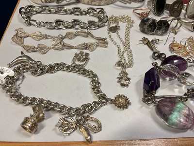 Lot 103 - Group of silver and white metal jewellery