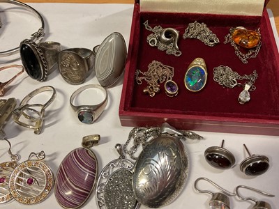 Lot 103 - Group of silver and white metal jewellery