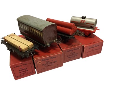 Lot 1875 - Hornby O Gauge loose & boxed rolling stock (qty)