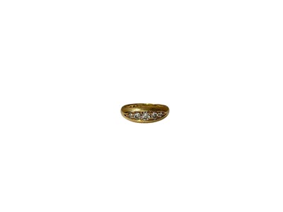 Lot 112 - Antique 18ct gold diamond five stone ring