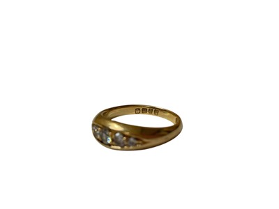 Lot 112 - Antique 18ct gold diamond five stone ring