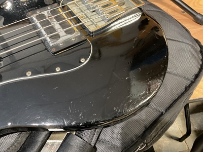 Lot 2234 - Peavey T-40 1981 Bass, Serial No.00739751 & Mono M8O Series Guitar Bag (2)