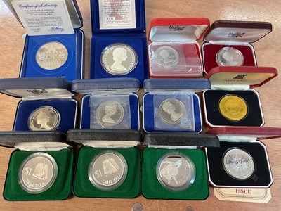 Lot 499 - World - Mixed silver proof coins to include Bermuda Jubilee $25 1977, Cook Islands Jubilee $25 1977, New Zealand $1 1975, 1976, 1977, 1978, 1979, Isle of Man 1977 x 2, Tokelau 1978 & 1979 x...