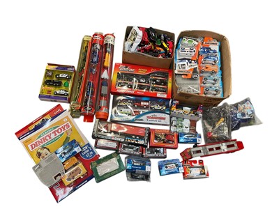 Lot 1940 - Matchbox & Hot Wheels vehicles, on card (approx 75), plus loose vehicles, Matchbox Sets and other boxed vehicles