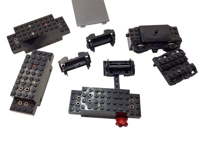 Lot 1946 - Lego rail track, train pieces and other building bricks etc. (1 box)