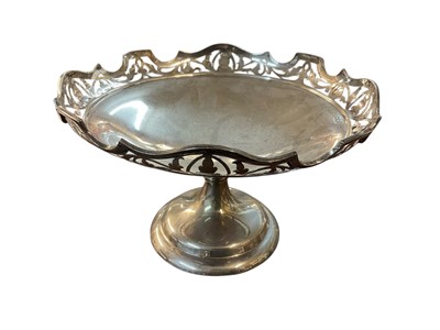 Lot 347 - Silver fruit bowl with pierced rim
