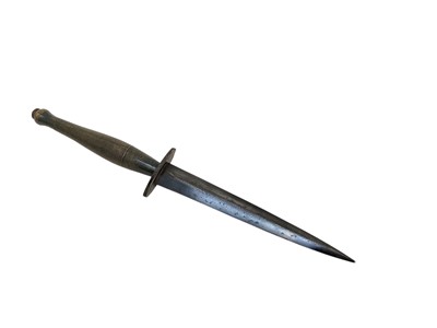Lot 850 - Second World War British Second Pattern Fairbairn Sykes 'F-S' Commando Knife, with brass grip, cross guard stamped with broad arrow and ‘B2’, 29cm in overall length, no scabbard present.