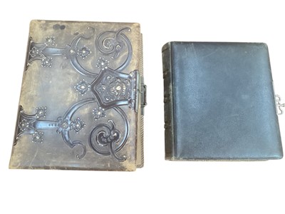 Lot 1512 - 2x Victorian leather photograph albums with CDVs and cabinet cards