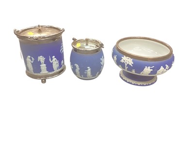 Lot 1289 - 3 items of Wedgewood Jasperware