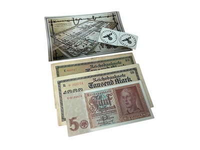 Lot 27 - Scarce Second World War Caterpillar Club badge and related ephemera to W/O. Harold 'Harry' William Paar.