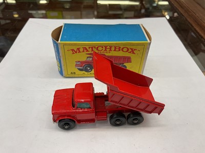 Lot 2022 - Matchbox Series 1-75 including Dodge Dumper Truck No.48 (x2), TV Service Van No.62, Taxi-Cab No.20, Ford Pick Up No.6, Mercedes Benz Benz Ambulance No.3, Studebaker Station Wagon No.42, Police C...