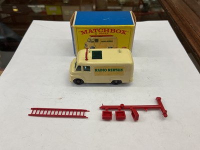 Lot 2022 - Matchbox Series 1-75 including Dodge Dumper Truck No.48 (x2), TV Service Van No.62, Taxi-Cab No.20, Ford Pick Up No.6, Mercedes Benz Benz Ambulance No.3, Studebaker Station Wagon No.42, Police C...