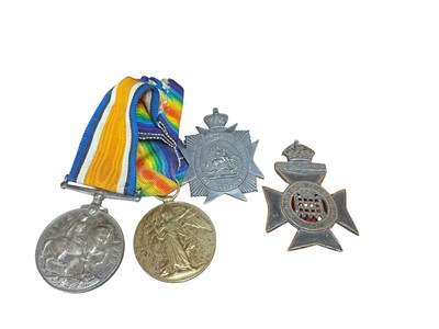 Lot 794 - First World War pair comprising War and Victory medals named to 841929 PTE. R. Walker. 32 - Lond. R. Together with an Army Temperance badge and a cap badge.