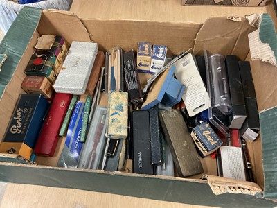 Lot 2507 - Collection of vintage fountain and ball point pens including Parker, Conway Stewart etc