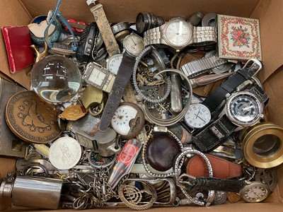 Lot 212 - Lot old wristwatches, pocket watches and bijouterie