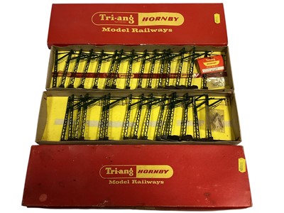 Lot 1919 - Tri-ang Canteray Sets R416 & R418U