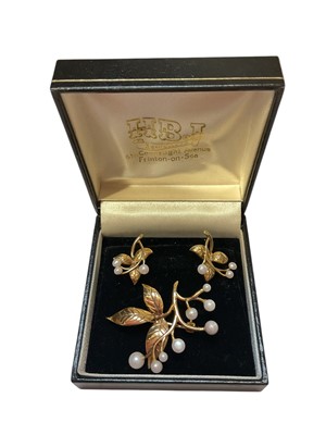 Lot 220 - 9ct gold and cultured pearl floral spray brooch and matching earrings