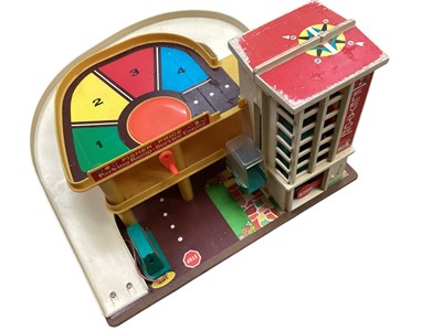 Lot 2712 - Matchbox Superfast track pieces & vintage Fisher Price car park with elevator (1 box)