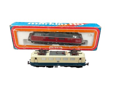 Lot 2734 - Marklin HO gauge DB V200 diesel Three rail locomotive boxed 3021 with loose Marklin DB three rail electric train 141278-2 (2)