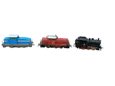 Lot 2735 - Marklin HO gauge DB 89 006 tank engine together with two diesel shunters, all three rail (3).