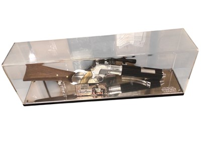 Lot 1 - Star Wars The Book of Boba Fett Temuera Morrison Signature Edition Boba Fett Carbine Blaster