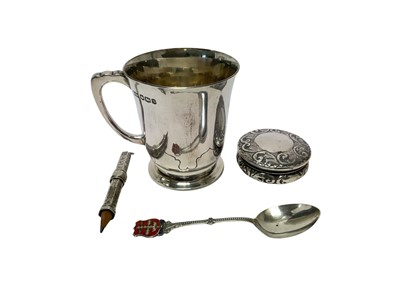 Lot 333 - Selection of miscellaneous silver