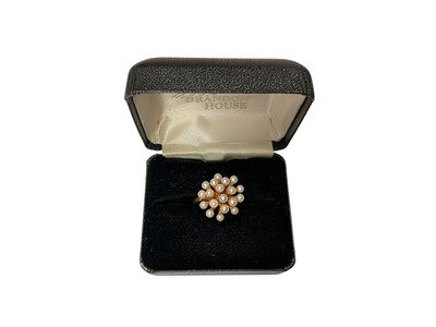 Lot 16 - 1970s 9ct gold cultured pearl cluster ring